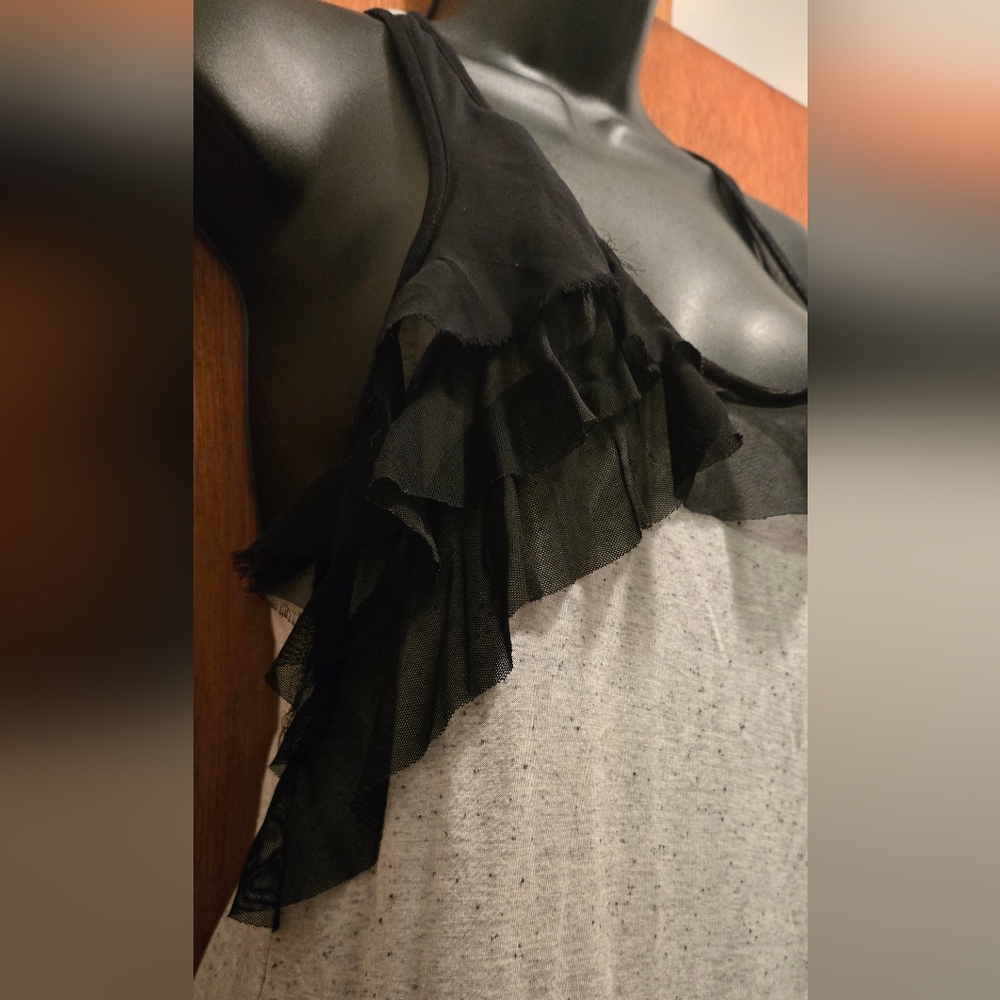 Anthropologie Chic Black & Gray heathered Ruffle Tank Top szM - Picture 5 of 6
